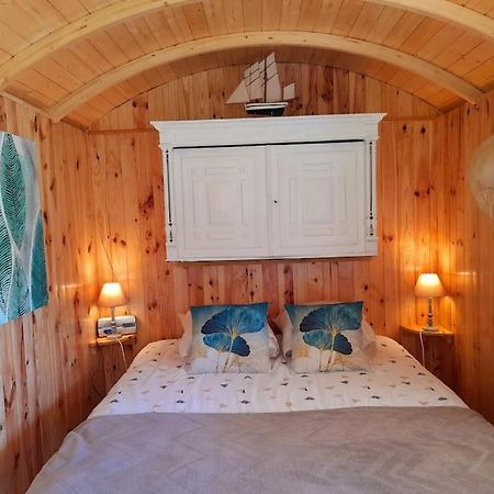 Вилла La Roulotte Du Pecheur Saint-Prive Экстерьер фото
